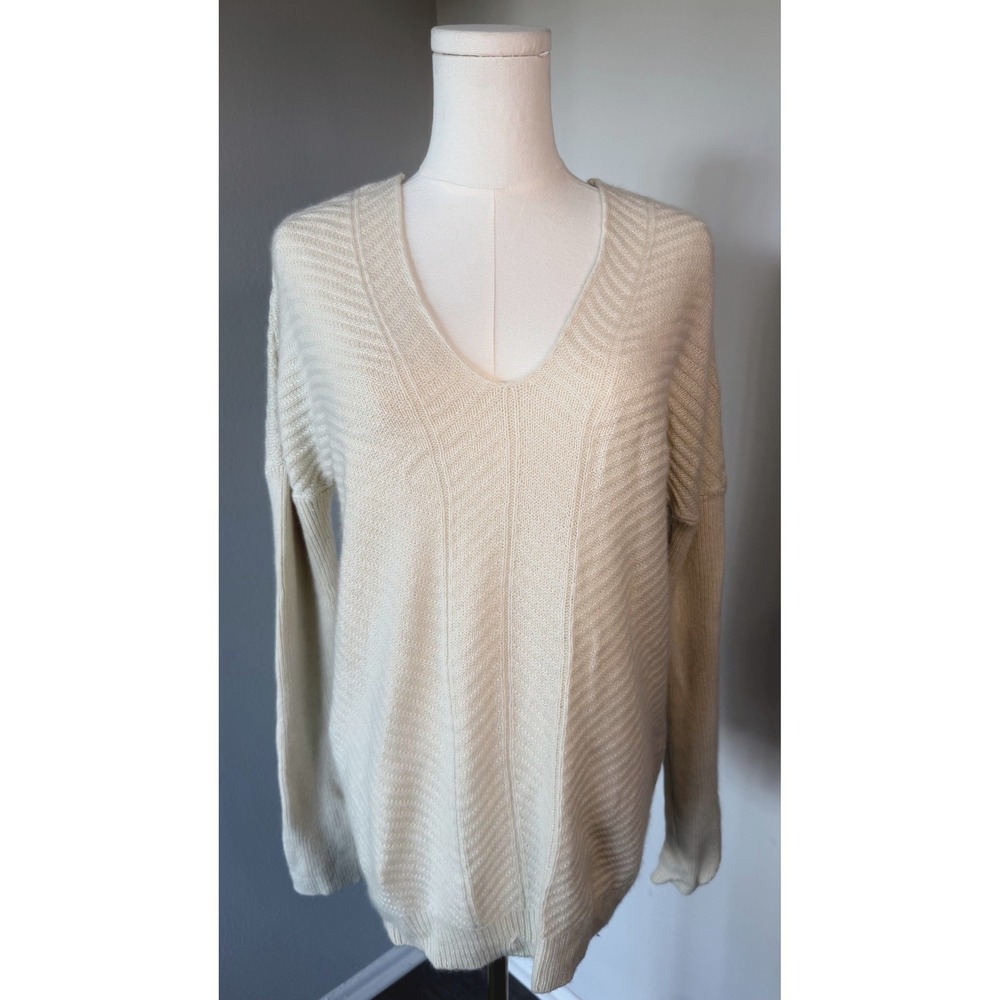 Vince Wool Cashmere Sweater XS Ivory V Neck Textured Knit Relaxed Luxury